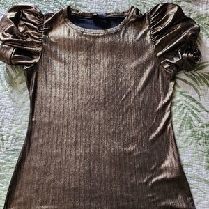 Cute puff sleeve top